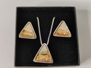 Colgante y Pendientes Bañados en Rodio