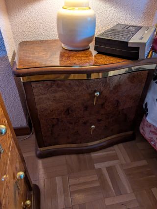 NEGOCIABLE-Dormitorio: cómoda + 2 mesillas madera