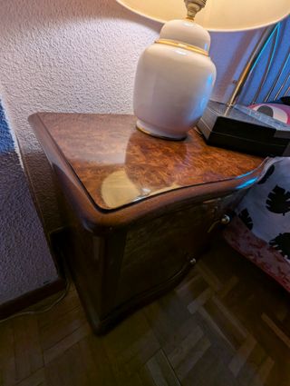 NEGOCIABLE-Dormitorio: cómoda + 2 mesillas madera