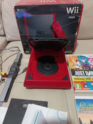Nintendo Wii Mini Rossa con scatola