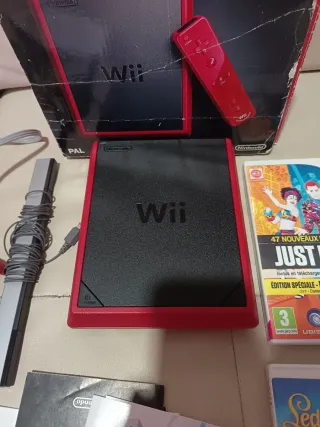 Nintendo Wii Mini Rossa con scatola