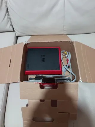 Nintendo Wii Mini Rossa con scatola