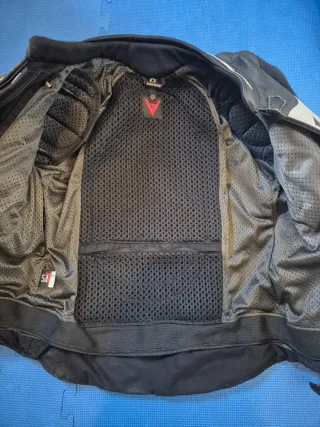 Chaqueta Dainese Avro 4 Piel Bovina Moto talla 54