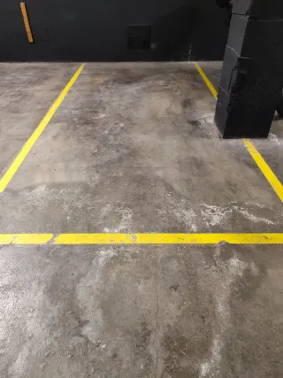 Alquiler plaza parking moto en Llefia(Badalona)