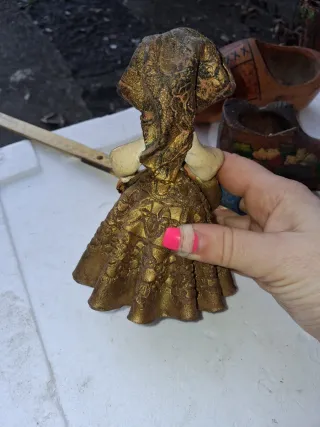 Statuina sarda in cotto