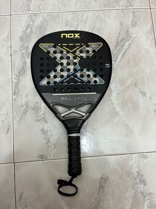 Pala Padel Nox AT10 Luxury Genius ATTACK 18K