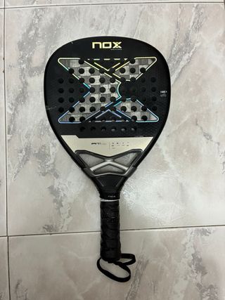 Pala Padel Nox AT10 Luxury Genius ATTACK 18K