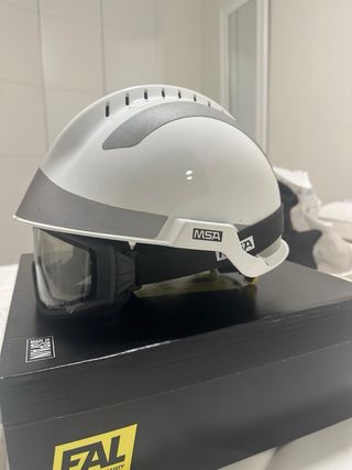 Casco MSA con Gafas Integradas
