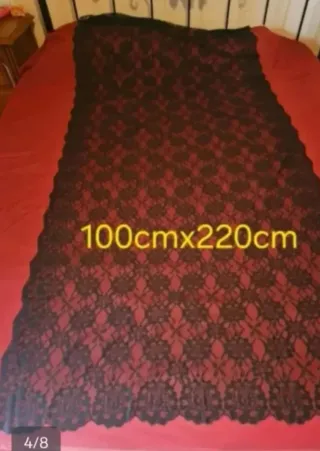 Mantilla, Peineta y Guantes de Encaje Negro