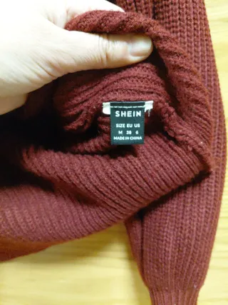 Jersey rojo de punto granate