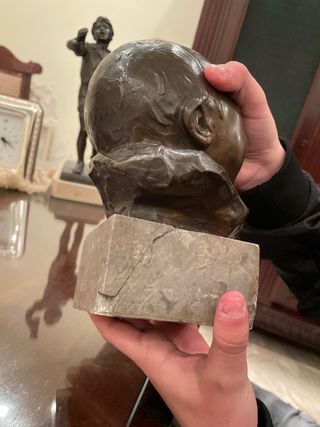 Statua Il Bambino che Piange in bronzo