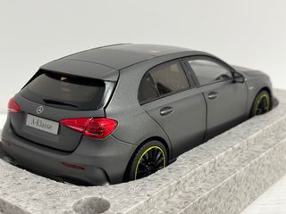 Mercedes Benz Clase A NOREV escala 1/18