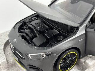 Mercedes Benz Clase A NOREV escala 1/18