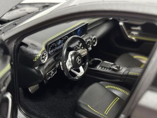 Mercedes Benz Clase A NOREV escala 1/18