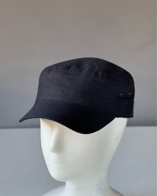 Gorra estilo militar negra