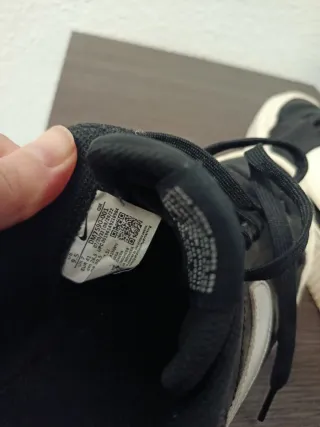 Zapatillas Nike casuales negras y blancas