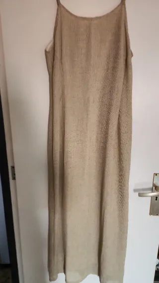 Vestido largo beige y dorado,con chaqueta a juego