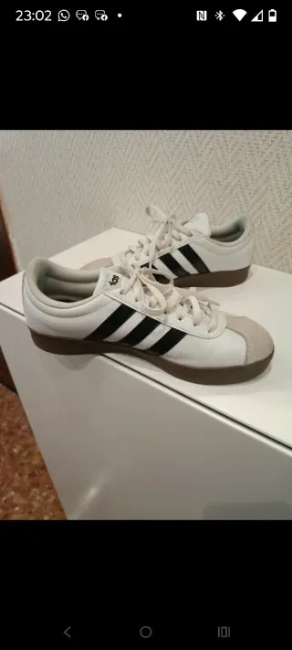 Zapatillas Adidas Blancas y Negras