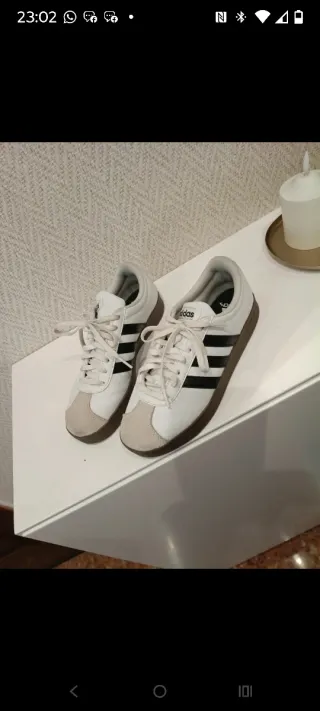 Zapatillas Adidas Blancas y Negras