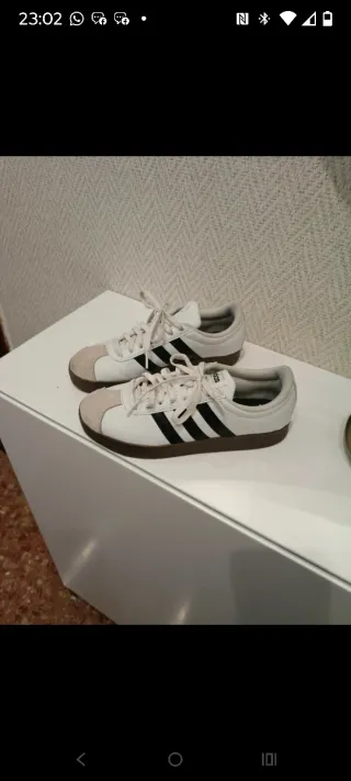Zapatillas Adidas Blancas y Negras