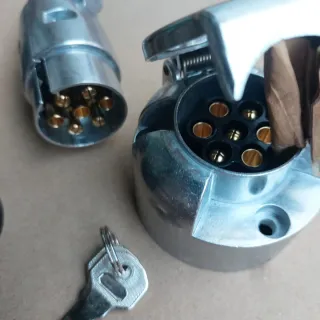 Conector Macho y Hembra para Remolque