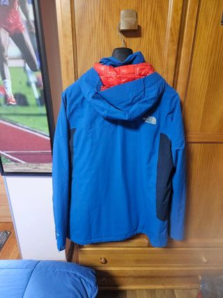 Chaqueta The North Face Azul y Roja