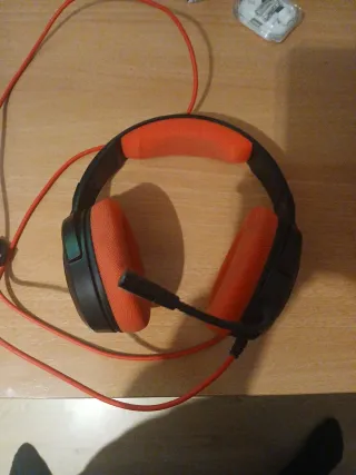 Cascos Corsair Rojos y Negros