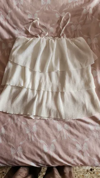 Blusa blanca con volantes