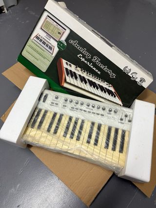 Arturia Analog Factory Teclado MIDI CONTROLLER
