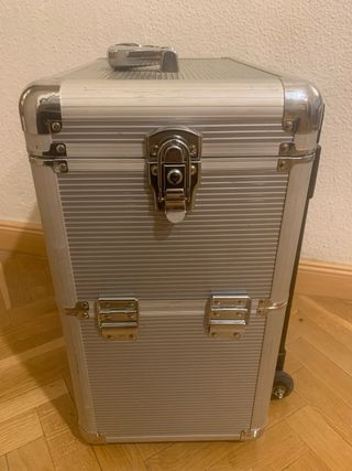 Maleta trolley maquillaje plateada