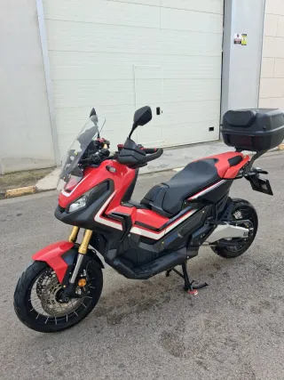 Honda X-ADV 750 - Maxi Scooter Automática