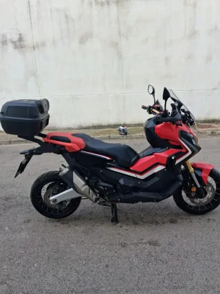 Honda X-ADV 750 - Maxi Scooter Automática