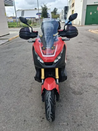 Honda X-ADV 750 - Maxi Scooter Automática