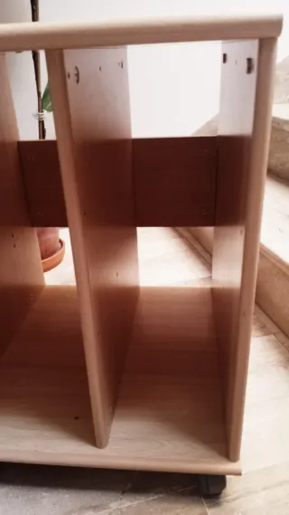 Mesita auxiliar con ruedas