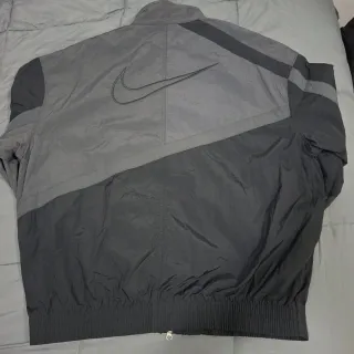Chaqueta Nike Street Woven Negra y Gris