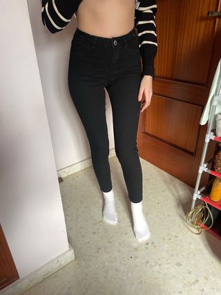 Vaqueros elásticos negros