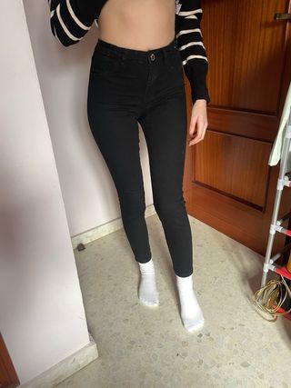 Vaqueros elásticos negros