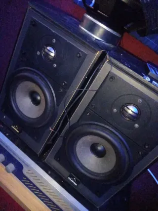 Altavoces Celestion Negros