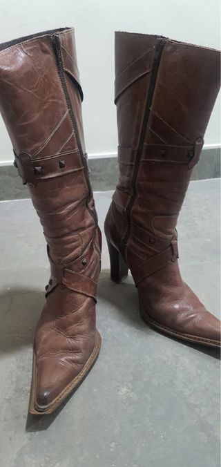 Stivali in pelle marroni da donna