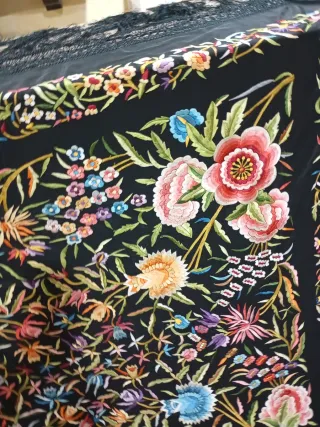 Mantón Manila Antiguo el llamado Tulipanes