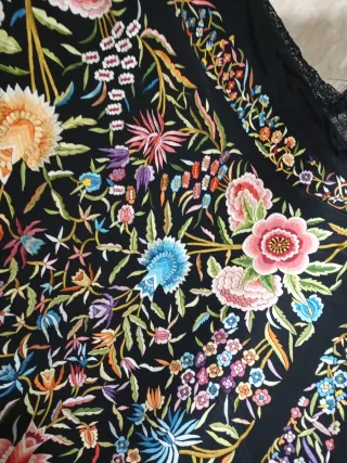 Mantón Manila Antiguo el llamado Tulipanes