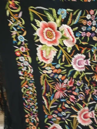 Mantón Manila Antiguo el llamado Tulipanes