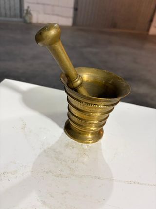 Mortaio e pestello in ottone
