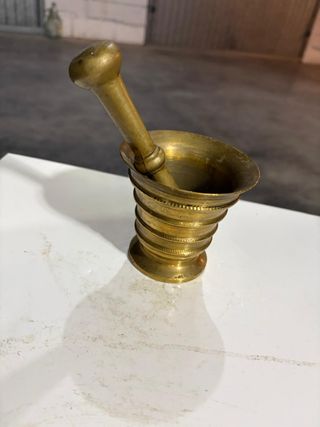 Mortaio e pestello in ottone