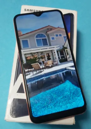 Samsung A40, con tutto incluso