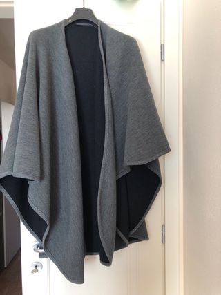 Mantella grigia taglia unica