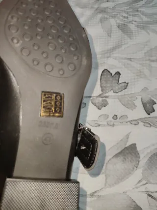 Zapatos planos negros con hebillas