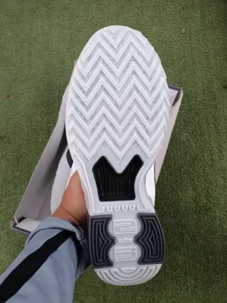 Nike Lebron Witness IX