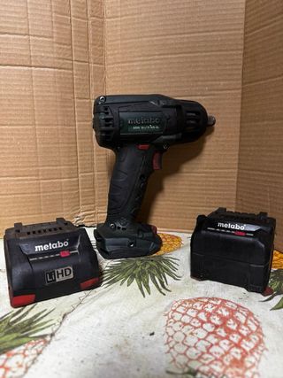 Aparafusadora de impacto Metabo SSW 18 LTX 400 BL