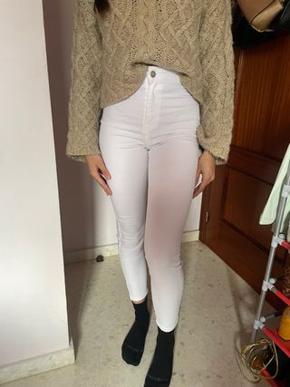 Vaqueros blancos ajustados